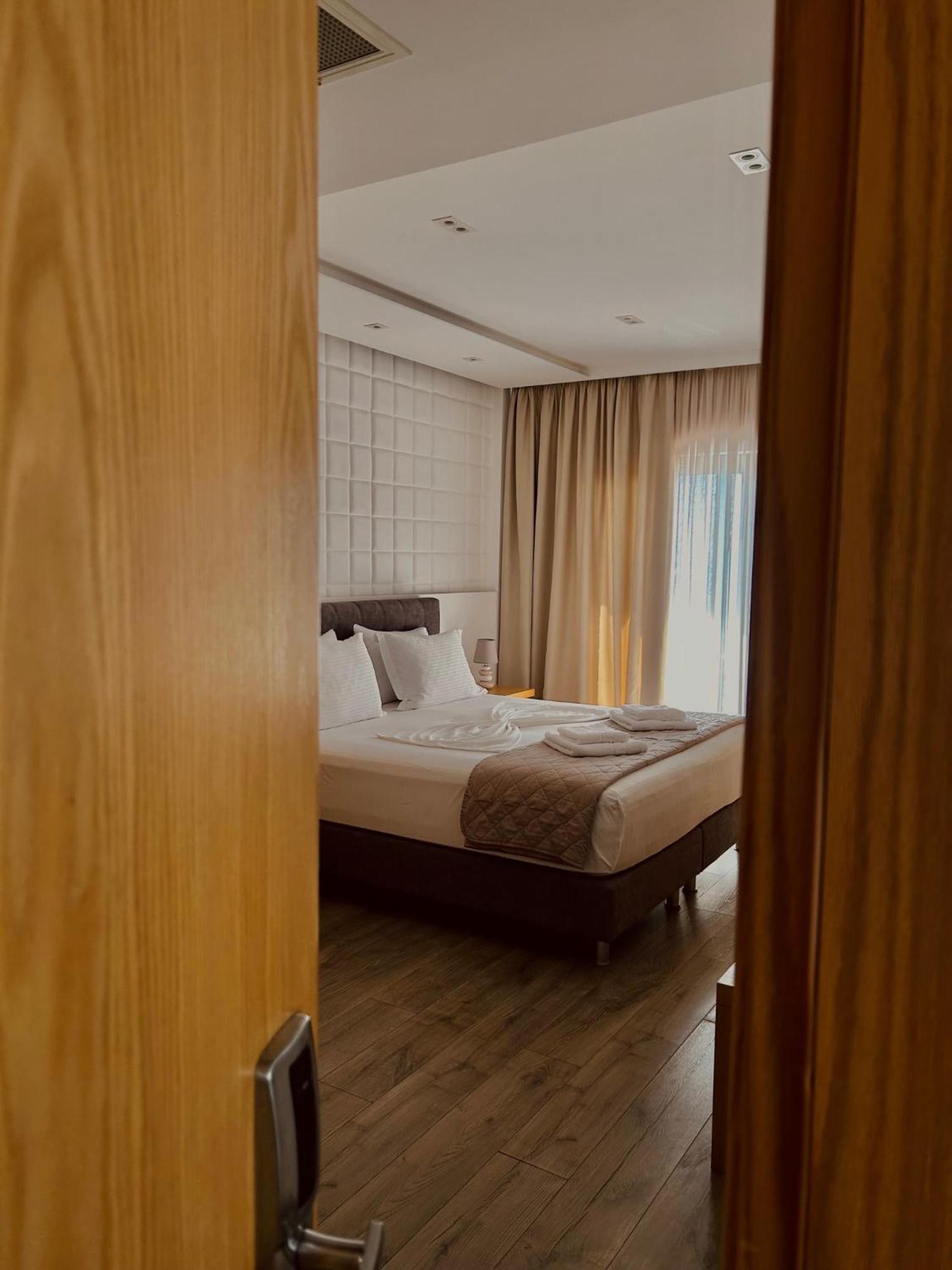 Hotel Sole Саранда Екстер'єр фото