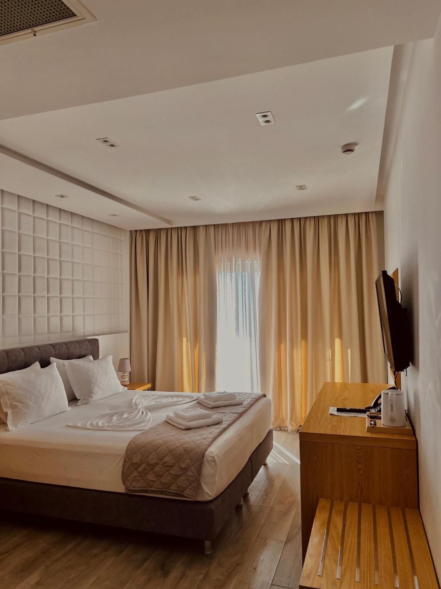 Hotel Sole Саранда Екстер'єр фото