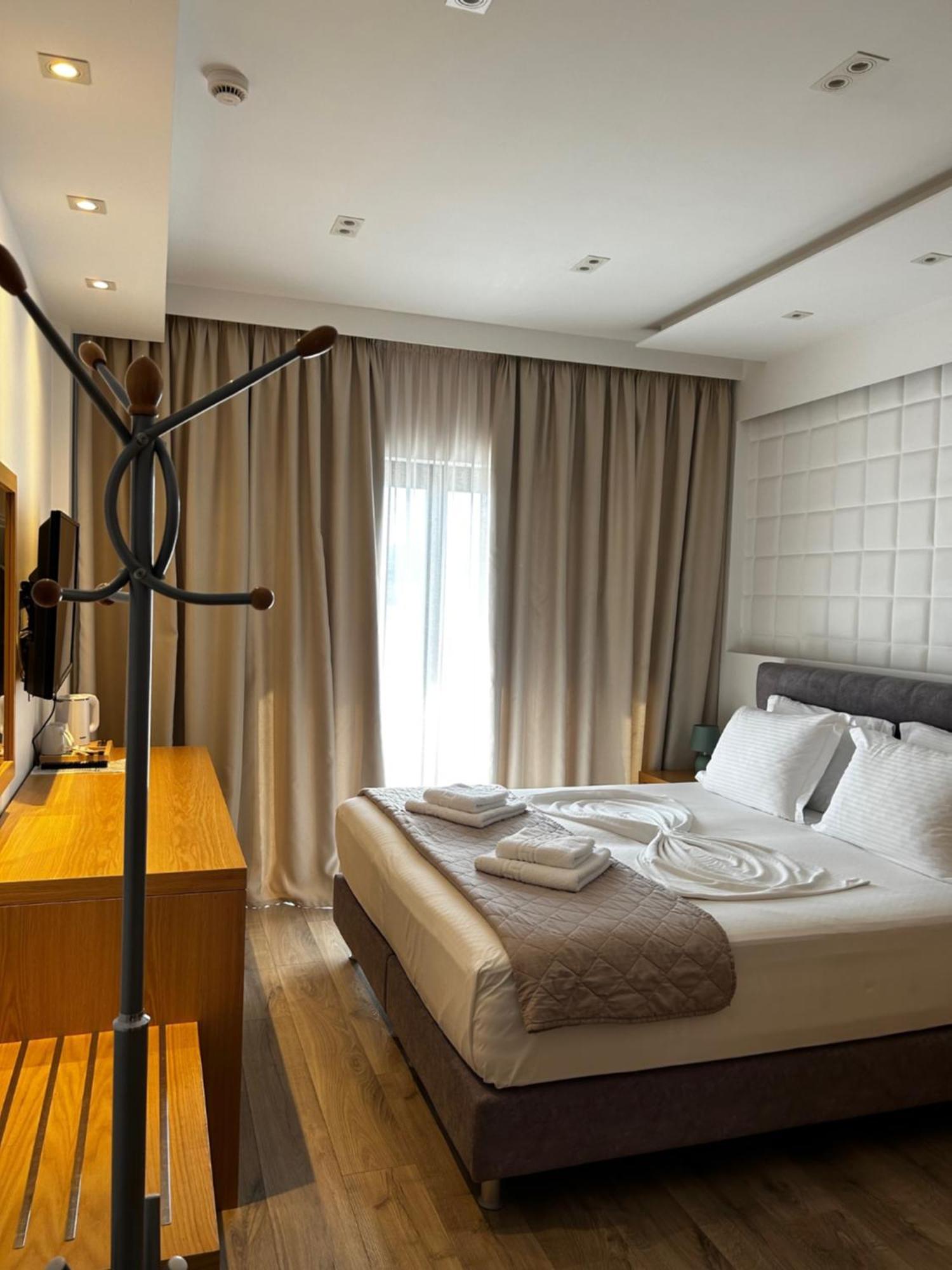 Hotel Sole Саранда Екстер'єр фото