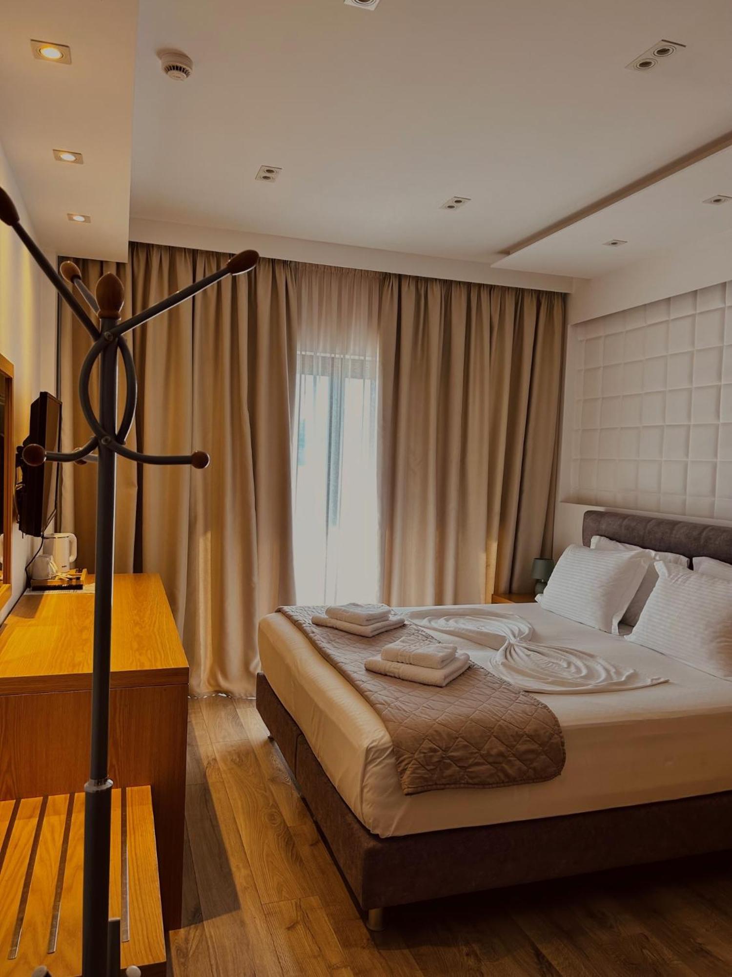 Hotel Sole Саранда Екстер'єр фото